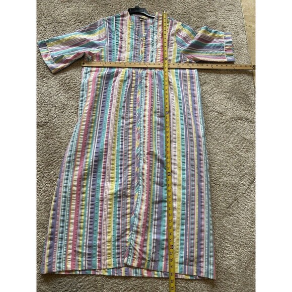 Collections Etc Pastel Striped Lounger with Full Zip Front and 3/4" Long Sleeves - Picture 13 of 13